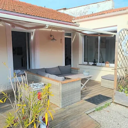 Maison Port De La Cotiniere A 150m De La Holiday home